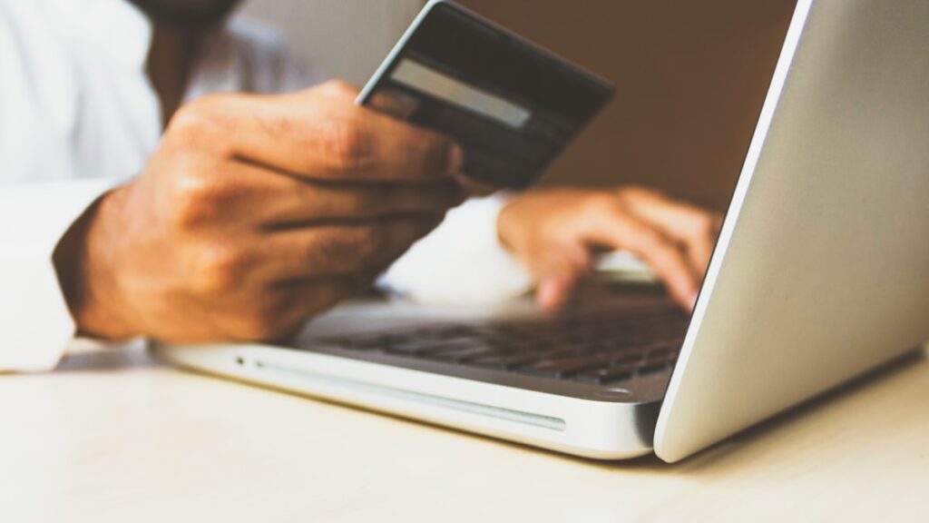 Siết Chặt Mua Trước Trả Sau Buy Now Pay Later Klarna PayPal 2026 | Hội Nhập Đức